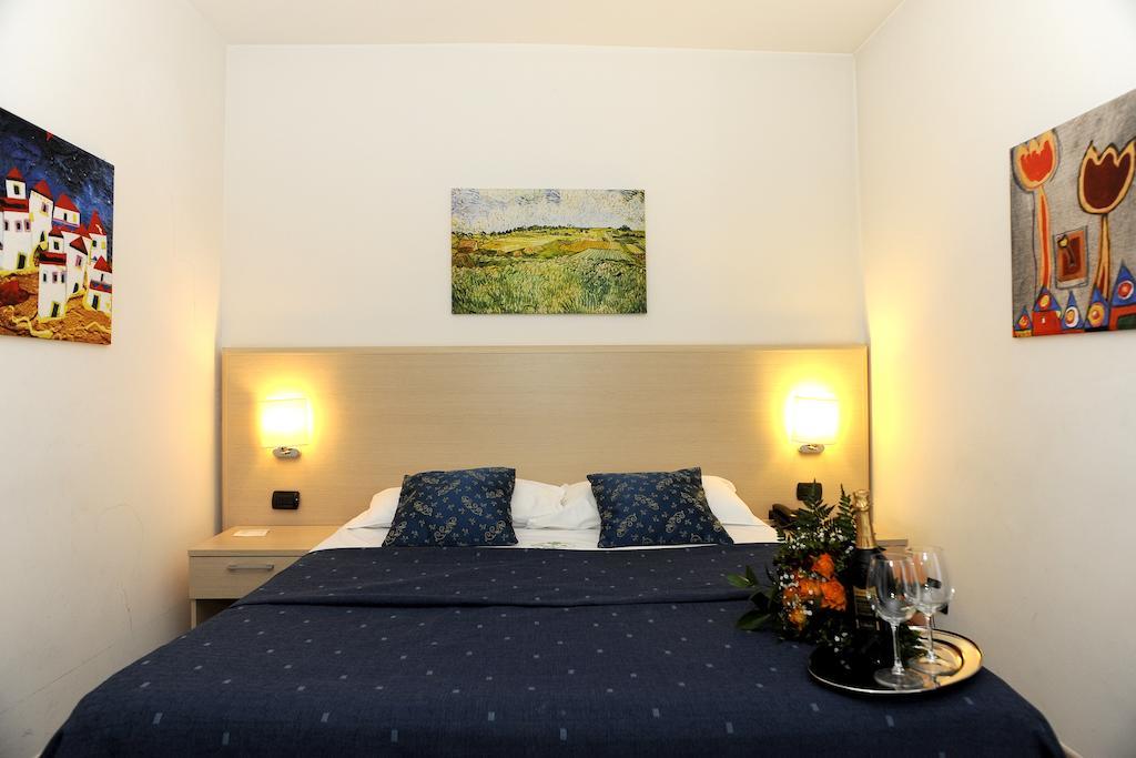 Hotel La Quercia Valmontone Room photo