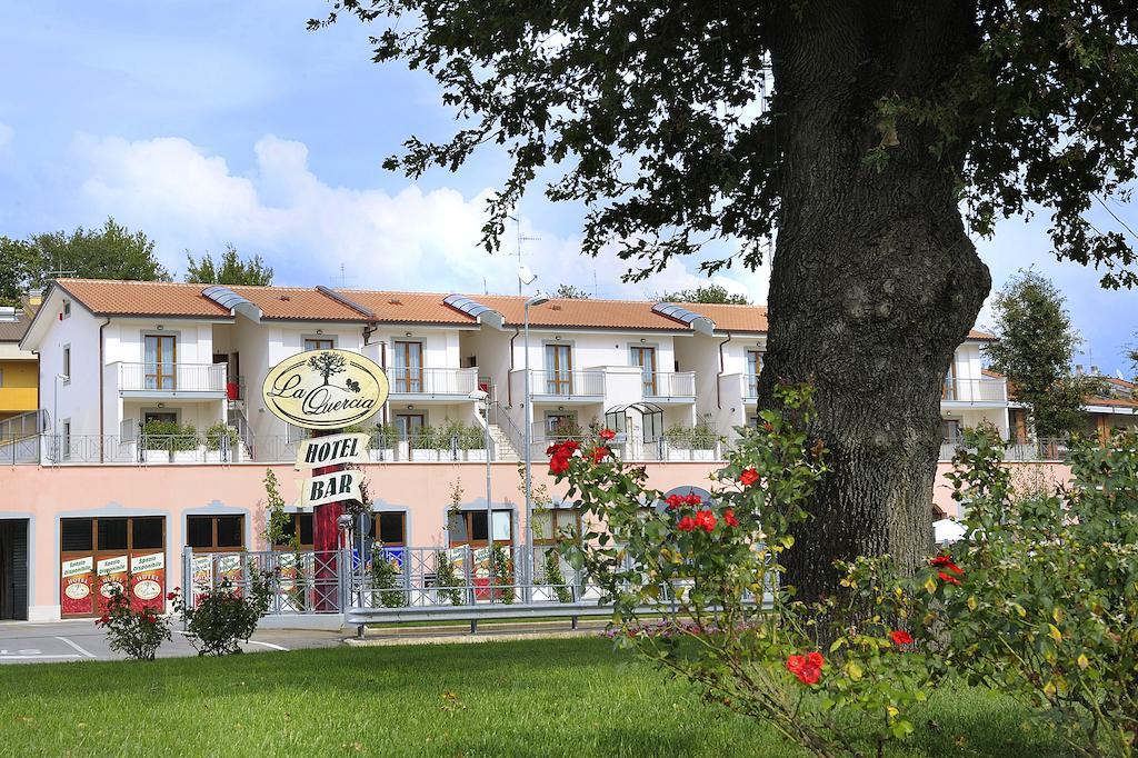 Hotel La Quercia Valmontone Exterior photo